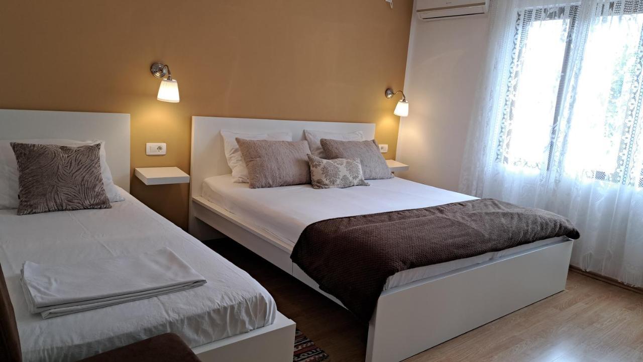 Apartamento Sablic Marina  Exterior foto